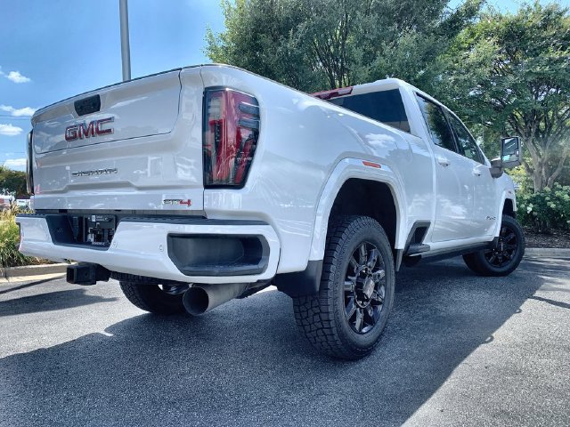 Used 2025 GMC Sierra 2500 AT4 w/ AT4 Premium Plus Package AWD/4WD image 8