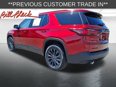 Used 2022 Chevrolet Traverse RS FWD image 3