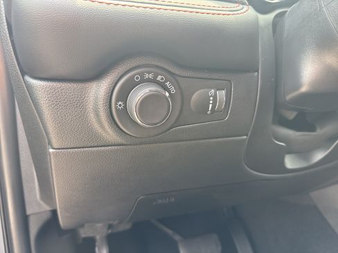 Used 2024 Dodge Durango GT RWD image 28