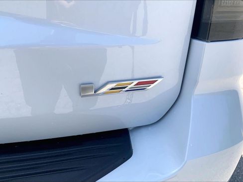 Certified 2026 Cadillac Escalade ESV V AWD/4WD image 8