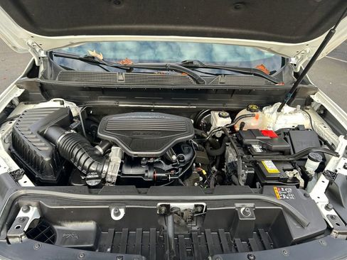 Used 2021 GMC Acadia Denali w/ GMC Pro Grade Package image 29