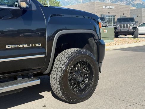 Used 2018 GMC Sierra 3500 Denali w/ Suspension Package, Off-Road AWD/4WD image 7