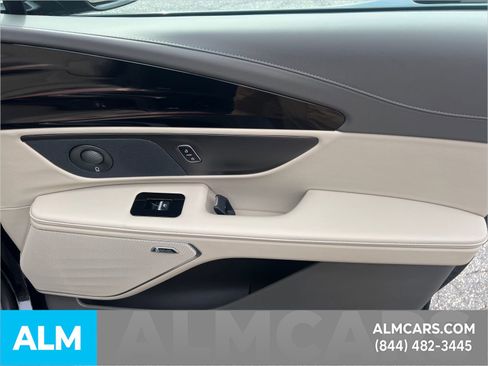 Used 2024 Lincoln Nautilus Premier w/ Equipment Group 102A image 18