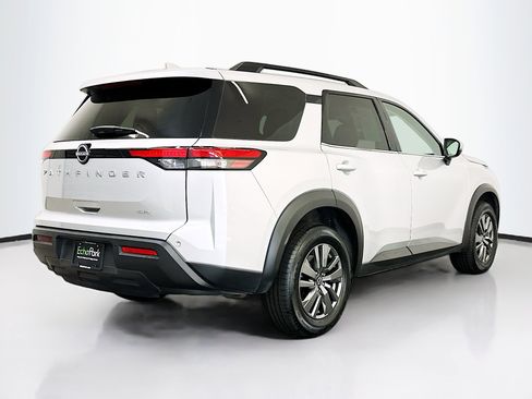Used 2025 Nissan Pathfinder SV AWD/4WD image 9