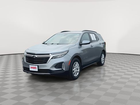 Certified 2024 Chevrolet Equinox LT w/ LPO, Floor Liner Package FWD image 4