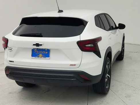 Certified 2024 Chevrolet Trax RS FWD image 6