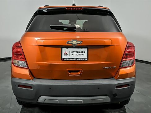 Used 2016 Chevrolet Trax LT w/ LT Sun and Sound Package FWD image 8