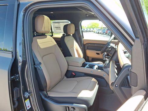 New 2026 Land Rover Defender 110 V8 AWD/4WD image 3