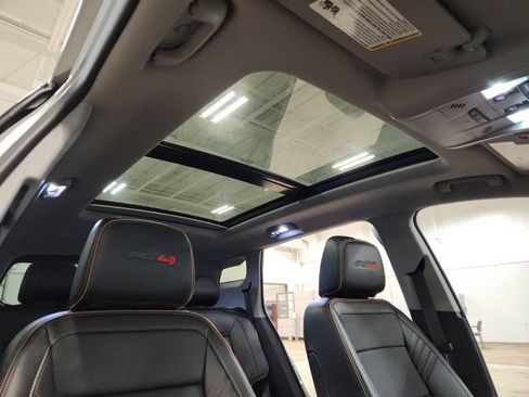Used 2024 GMC Terrain AT4 AWD/4WD image 33