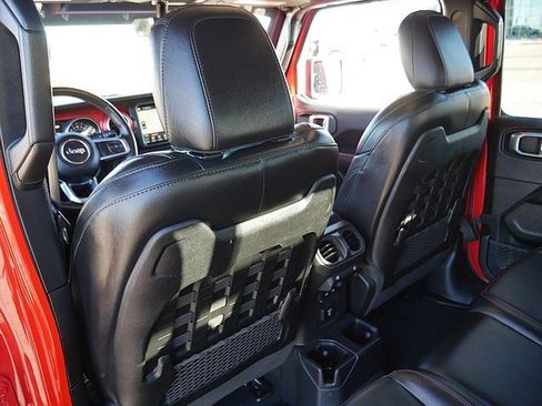 Used 2022 Jeep Gladiator Rubicon w/ Cold Weather Group image 17