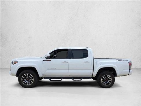 Used 2022 Toyota Tacoma TRD Sport w/ Technology Package image 8