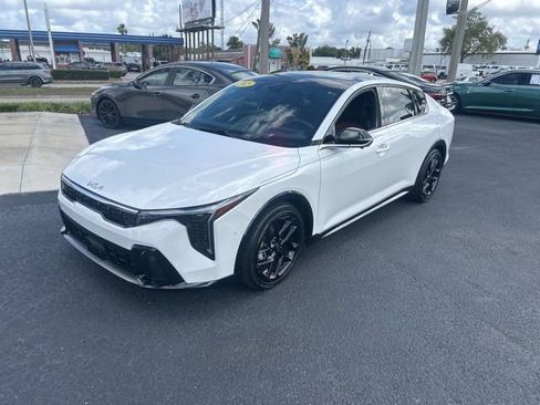 Used 2025 Kia K4 GT-Line Turbo image 3