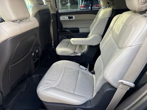 Used 2020 Ford Explorer Platinum w/ Premium Technology Package image 33