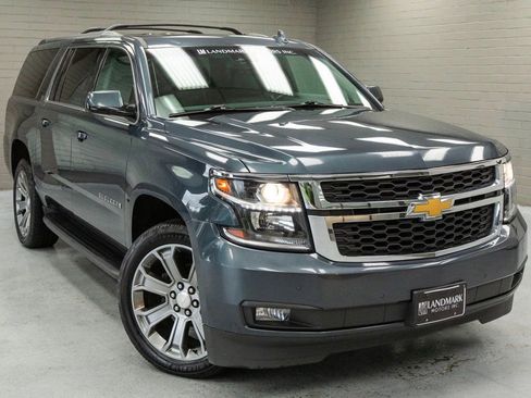 Used 2019 Chevrolet Suburban LT image 6