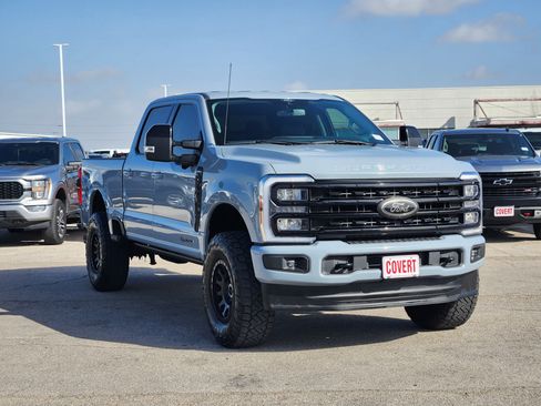 Used 2024 Ford F250 Lariat w/ Black Appearance Package AWD/4WD image 3