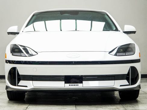 Used 2024 Hyundai Ioniq 6 Limited image 7