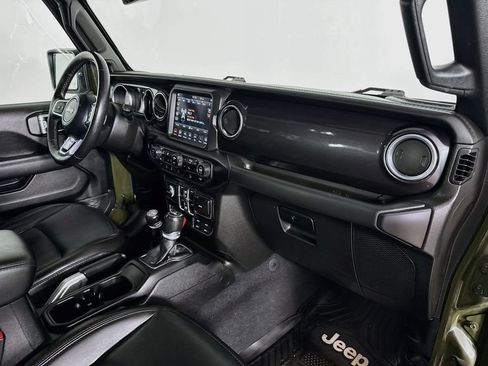 Used 2021 Jeep Wrangler Unlimited Sahara AWD/4WD image 34