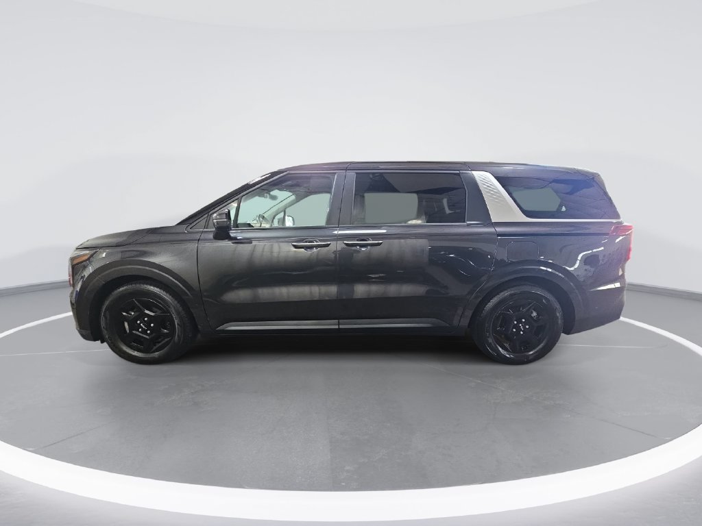 Used 2025 Kia Carnival FWD image 7