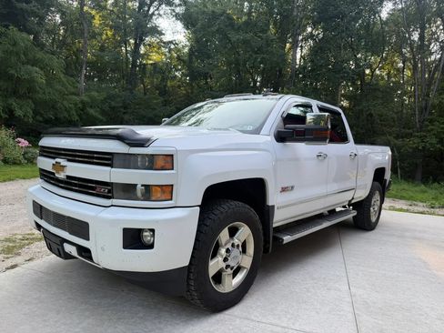 Used 2016 Chevrolet Silverado 2500 LTZ w/ Duramax Plus Package AWD/4WD image 4