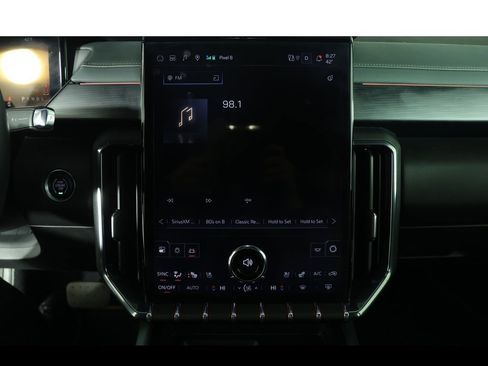 Used 2024 GMC Acadia AT4 w/ Super Cruise Package image 8