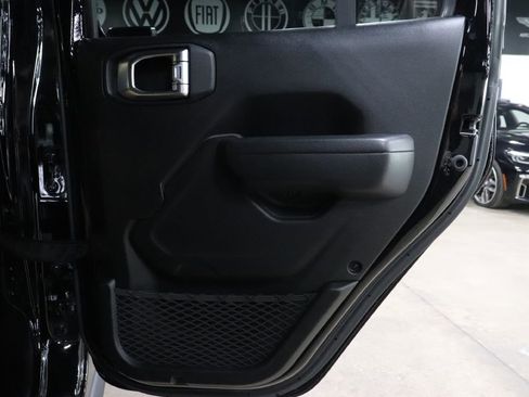 Used 2023 Jeep Wrangler Unlimited w/ Sun & Screen Package image 21