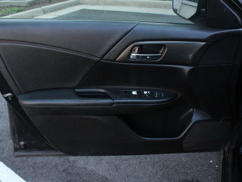 Used 2017 Honda Accord Sport Special Edition image 15