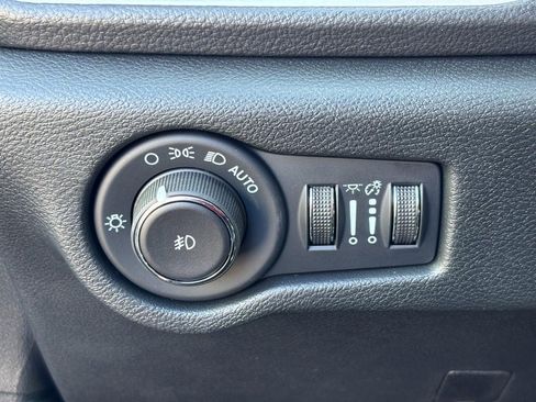 New 2026 Chrysler Pacifica Select image 15