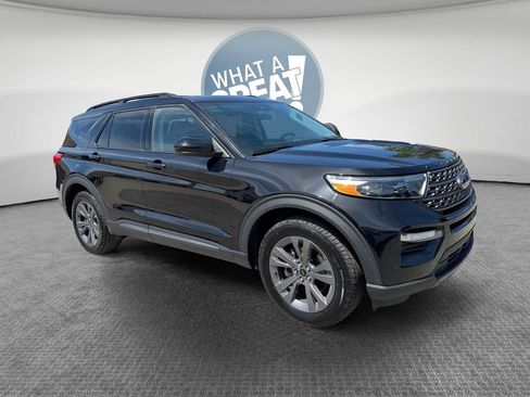 Used 2023 Ford Explorer XLT w/ Equipment Group 202A AWD/4WD image 1