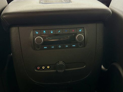 Used 2013 GMC Yukon Denali RWD image 31