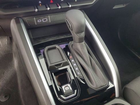 Used 2025 Chevrolet Colorado W/T image 17