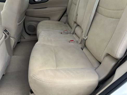 Used 2014 Nissan Rogue SV w/ SV Premium Package FWD image 13