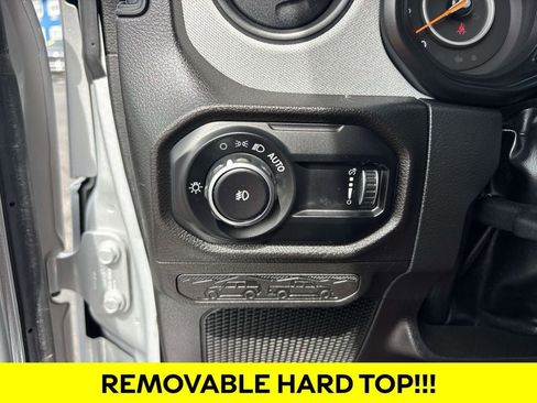 Used 2024 Jeep Wrangler Unlimited Sport AWD/4WD image 21