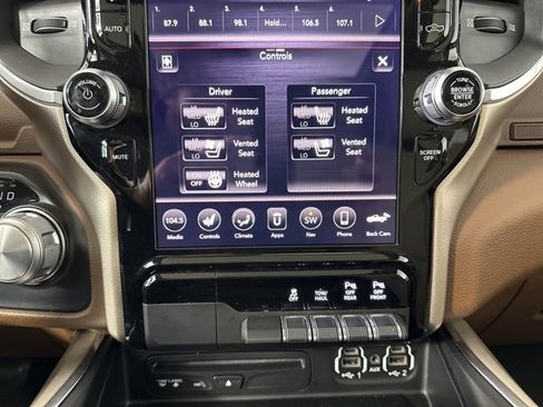 Used 2019 RAM 1500 Laramie image 19