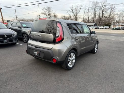 Used 2014 Kia Soul + image 7