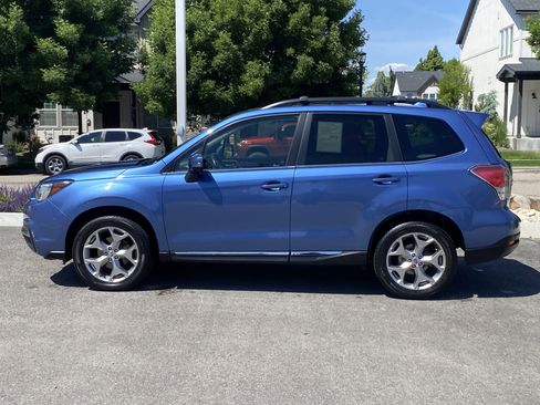 Used 2017 Subaru Forester 2.5i Touring AWD/4WD image 3