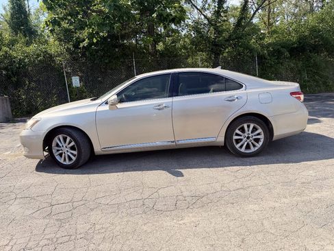 Used 2010 Lexus ES 350 FWD image 2