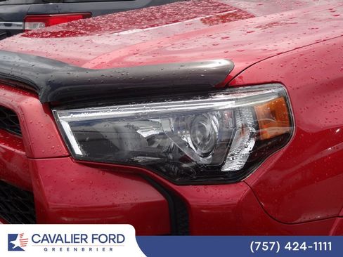 Used 2019 Toyota 4Runner SR5 AWD/4WD image 16
