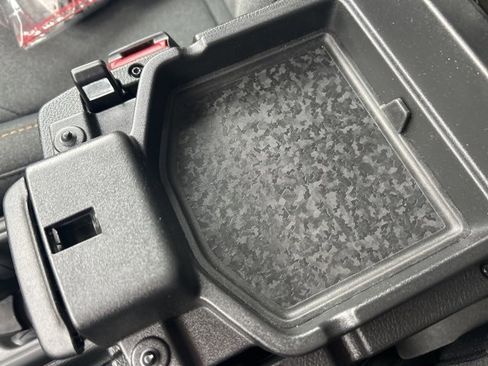 Used 2024 Jeep Gladiator Sport image 31