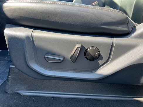 Used 2024 Ford Expedition Max XLT image 33