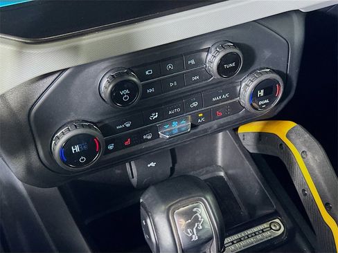 Used 2021 Ford Bronco Badlands image 24