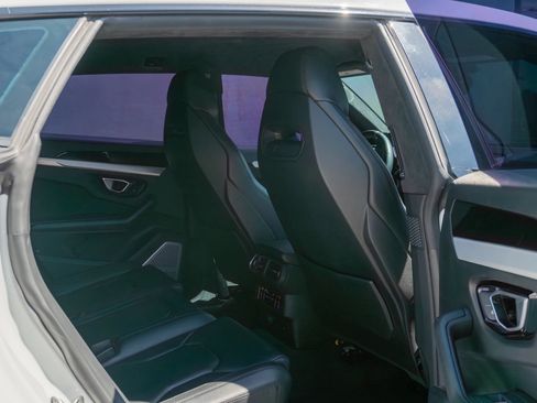 Used 2019 Lamborghini Urus AWD/4WD image 50