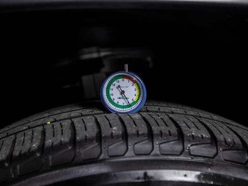Used 2023 Land Rover Defender 110 S AWD/4WD image 39