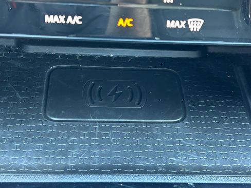 Used 2024 Jaguar F-PACE R-Dynamic S image 33