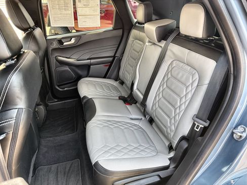 Certified 2023 Ford Escape Platinum w/ Premium Technology Package FWD image 22