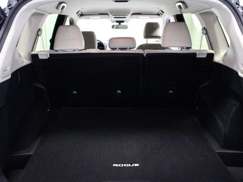 Certified 2023 Nissan Rogue SV FWD image 13