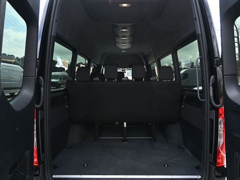 Used 2023 Mercedes-Benz Sprinter 2500 image 27