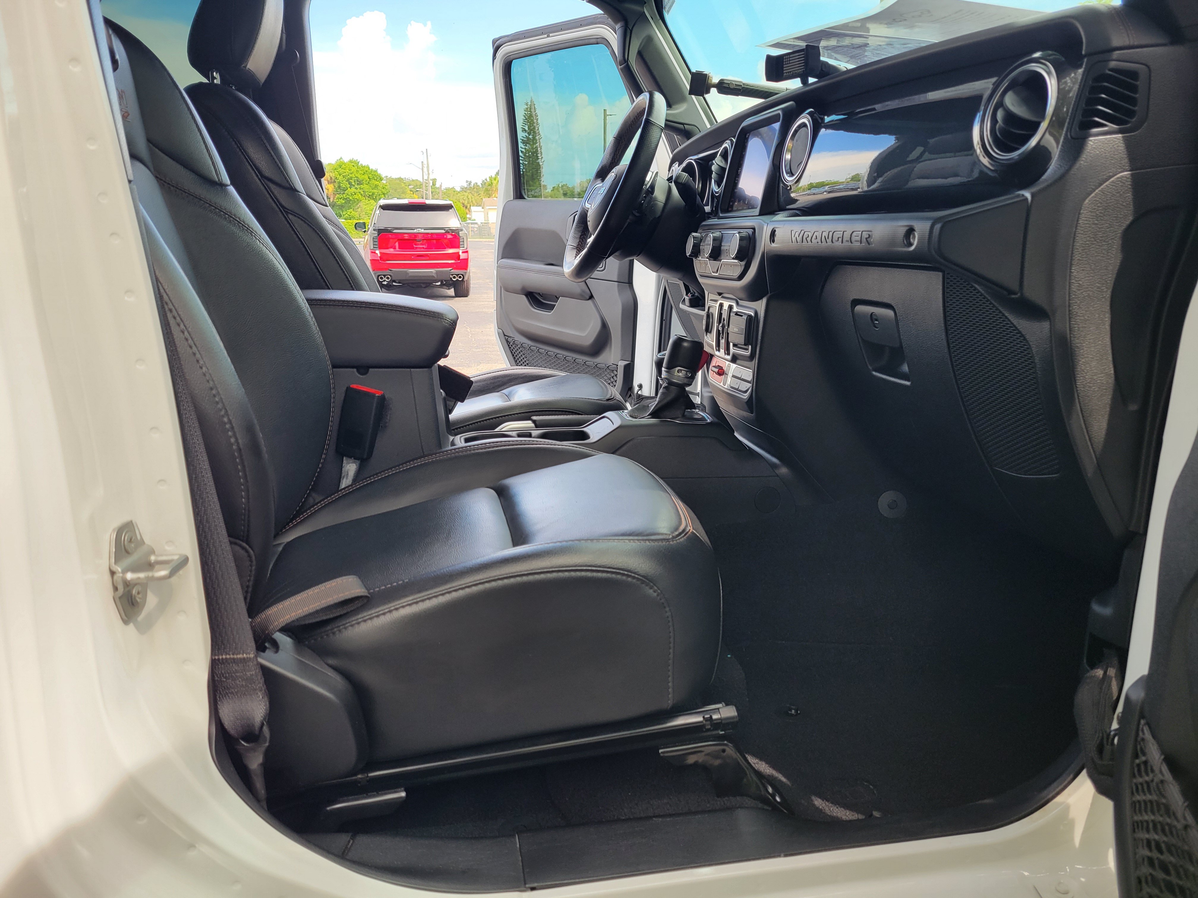 Used 2021 Jeep Wrangler Unlimited Rubicon AWD/4WD image 28