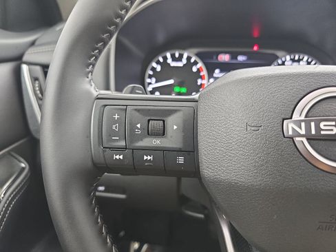 Used 2026 Nissan Rogue SV FWD image 14