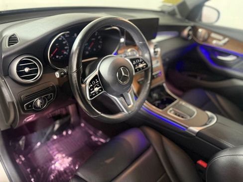 Used 2021 Mercedes-Benz GLC 300 4MATIC image 19