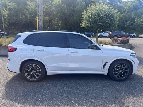 Used 2022 BMW X5 M50i w/ Premium Package AWD/4WD image 2